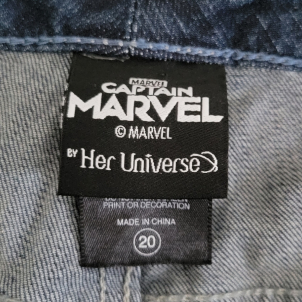 Captain Marvel Her Universe Patchwork Boyfriend J… - image 5